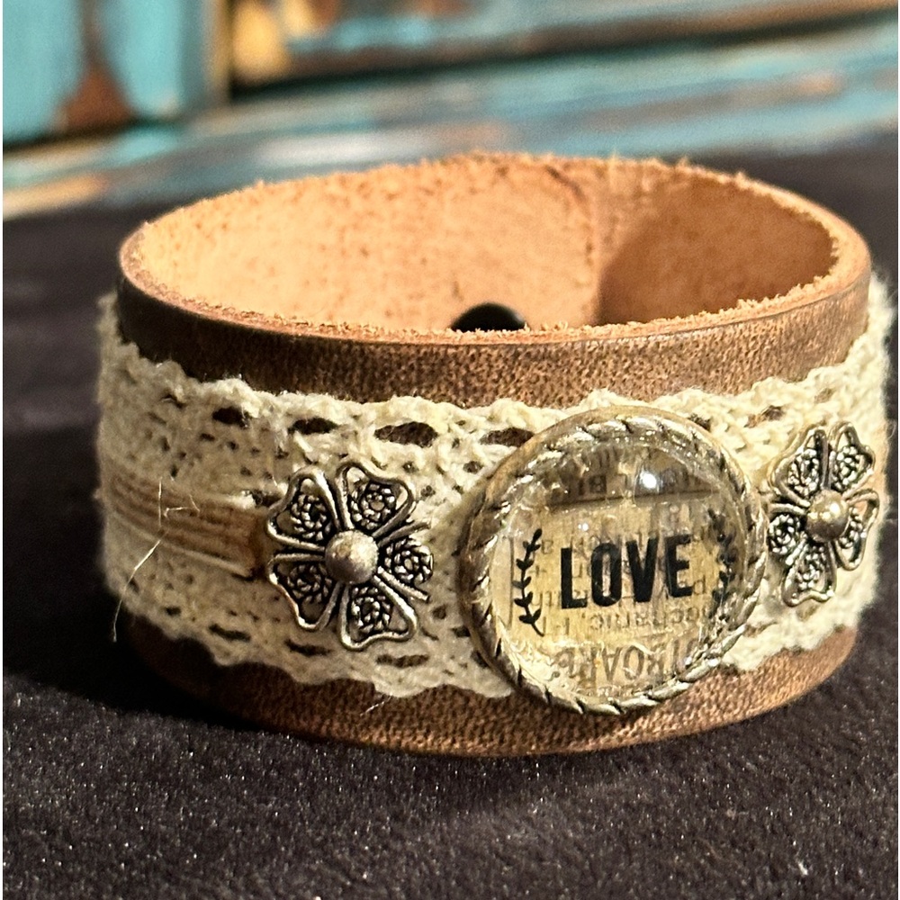 Vintage style, Love leather and lace bracelet